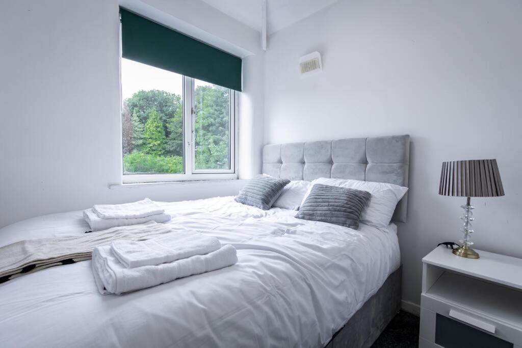 Windsor House 3 Bedrooms Sleeps 8 Manchester Ngoại thất bức ảnh