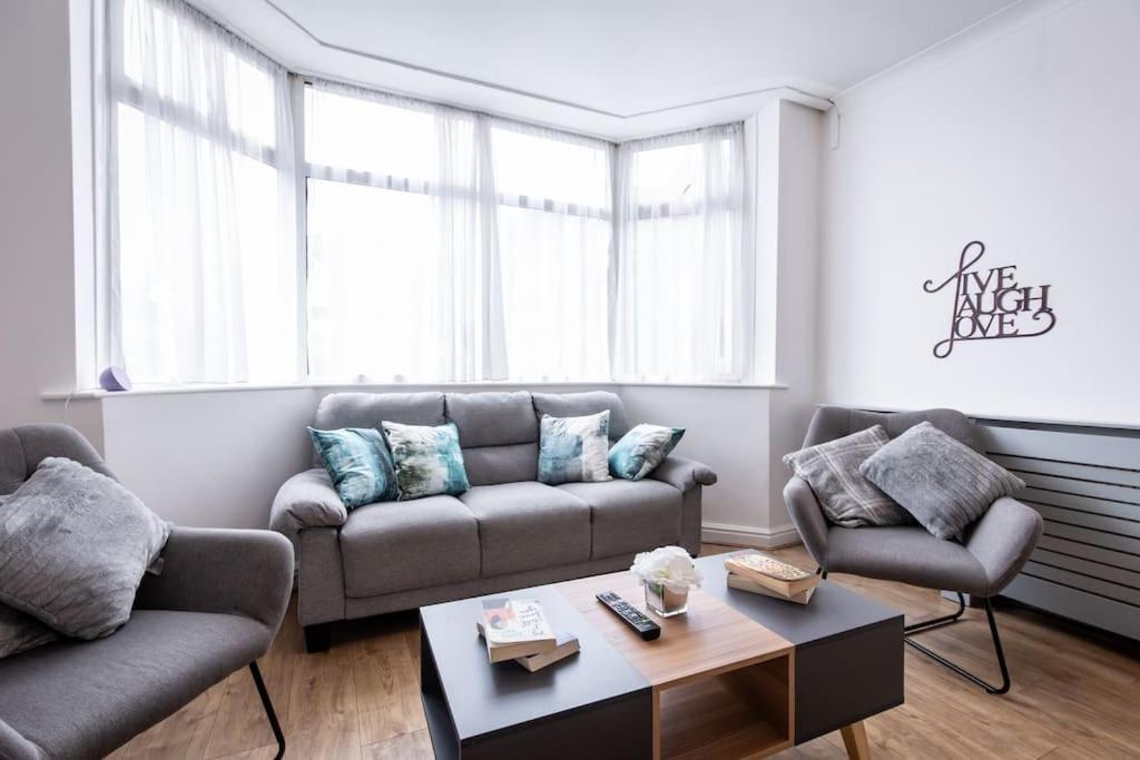 Windsor House 3 Bedrooms Sleeps 8 Manchester Ngoại thất bức ảnh